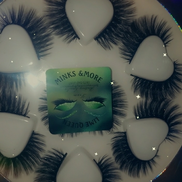 Lashes - Picture 3 of 4